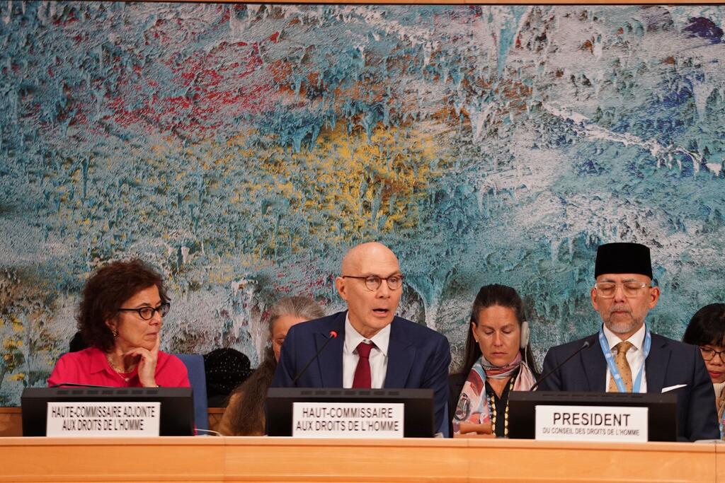 فولكر تورك، مفوض الأمم المتحدة السامي لحقوق الإنسان، يتحدث أمام الدورة 61 لمجلس الأمم المتحدة لحقوق الإنسان في مقر الأمم في جنيف.